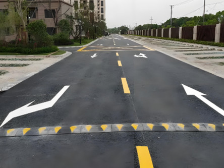 启东小区过道划交通线